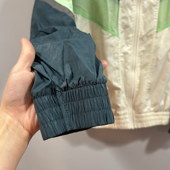 Vintage Men Nike Sail Ash Green Windrunner Jacket size Small - Picture 4 of 8